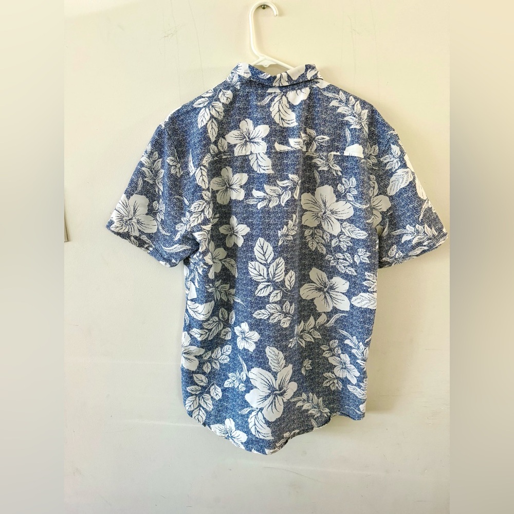 Saks Fifth Avenue Hawaiian Blue + White Floral Short-Sleeve Button-Down Shirt XL - Picture 2 of 3